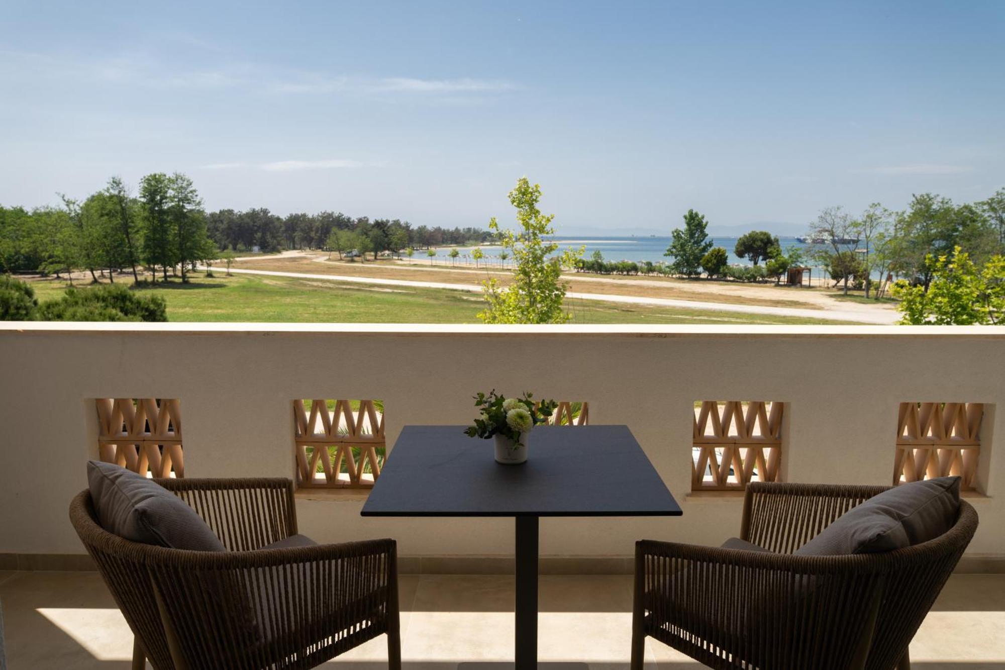 Kalani Residence Керамоти Екстериор снимка